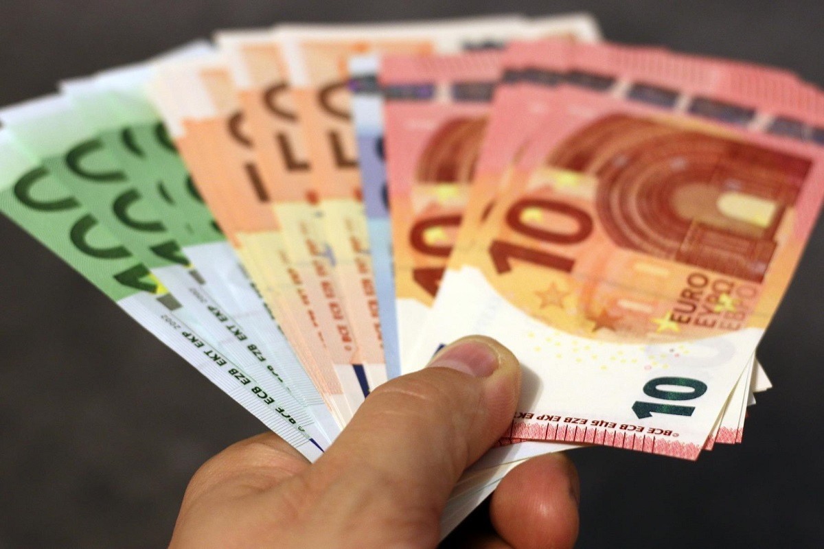 intellectueel Eik Zonsverduistering Hoe zit het met contant geld? | Jonkers & De Jonge